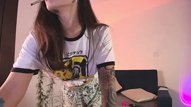 mishelkrave  online show from April 20, 12:46 am