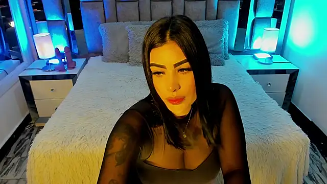 MaddyGray  online show from January 5, 7:06 pm