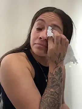 Alyha Cortes online show from November 10, 1:39 pm