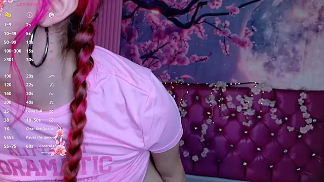 NIna Kitty  online show from December 3, 1:35 pm