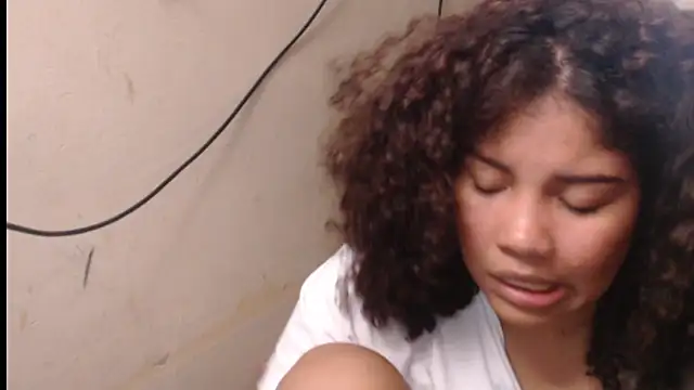 madelene online show from April 2, 3:15 am