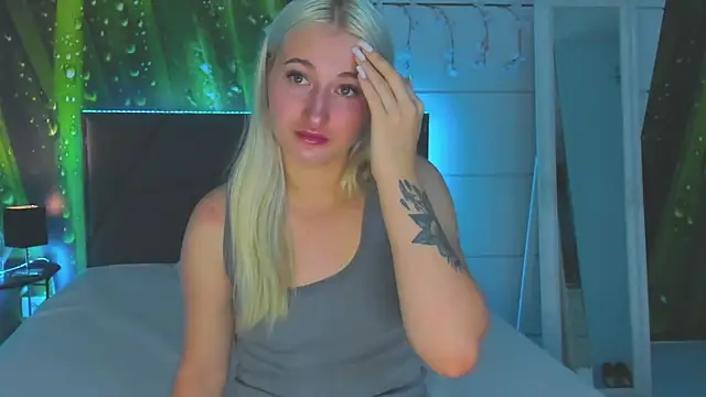 HollyTailors online show from October 25, 5:26 am