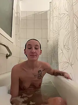 Emilia Mausi online show from February 8, 7:50 pm