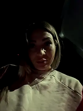 iSelena online show from September 29, 1:11 am