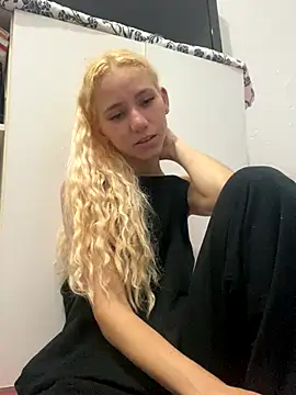 Bruna551 online show from October 19, 5:04 pm