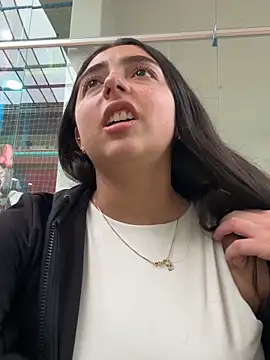 Dulce 1408 online show from December 3, 9:06 pm