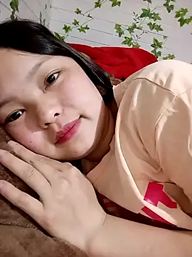 XoiXoi232 online show from April 9, 4:48 am