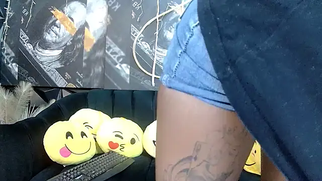 Lilmisbaddyxxx online show from March 11, 6:10 pm