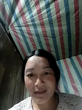 Snapshot of Bliss_rose chatting on October 8, 11:47 am Bliss rose online show from October 8, 11:47 am