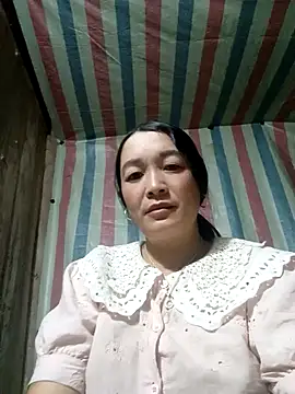 Snapshot of Bliss_rose chatting on October 1, 9:47 am Bliss rose online show from October 1, 9:47 am