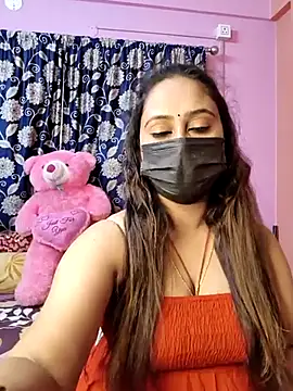Cute-lusi online show from May 11, 4:48 pm