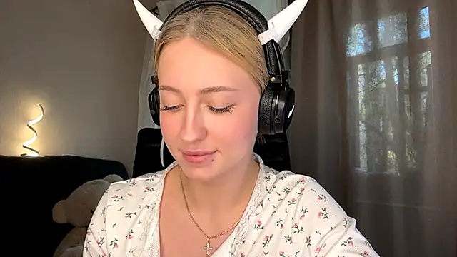 Jetta Corsacami online show from October 25, 12:13 pm