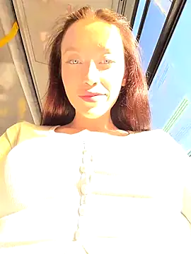 Snapshot of EstaVista chatting on September 30, 12:33 pm EstaVista online show from September 30, 12:33 pm
