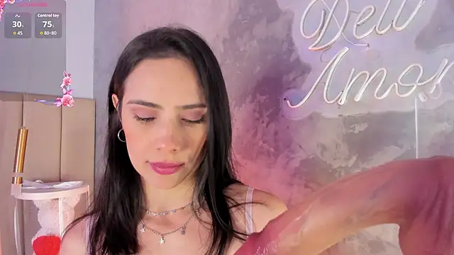 miamonroee  online show from February 20, 10:39 am