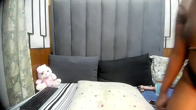 MrsMxx25 online show from November 9, 10:38 pm