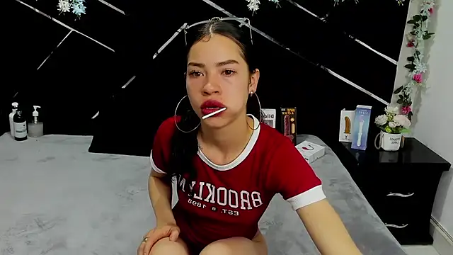 Nanis James online show from March 7, 3:02 am