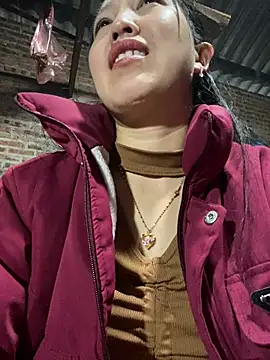 Huong-Ly online show from February 20, 9:22 am