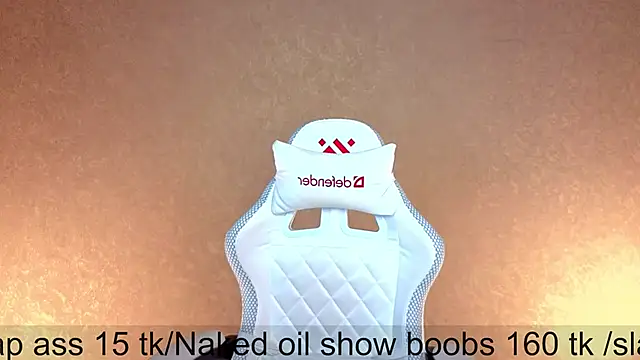 Snapshot of Leila_Hefner chatting on October 2, 3:11 am Leila Hefner online show from October 2, 3:11 am