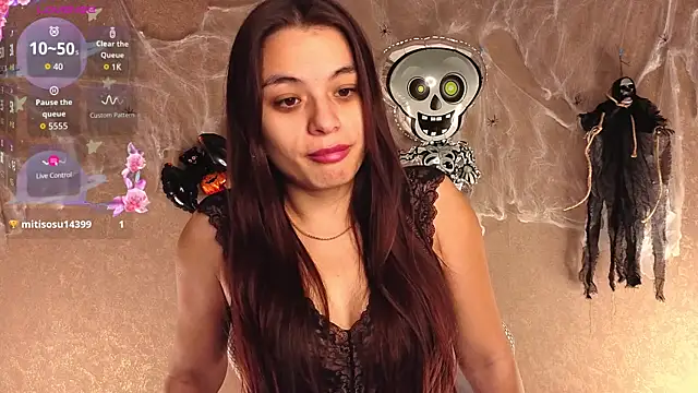 Snapshot of Leila_Hefner chatting on October 14, 2:25 am Leila Hefner online show from October 14, 2:25 am