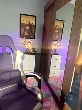 hannachris- online show from September 12, 11:01 pm