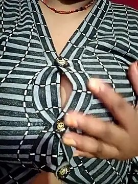 Snapshot of Aruhi_hot chatting on September 12, 8:23 am Aruhi hot online show from September 12, 8:23 am