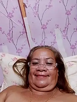 vickyhot1966 online show from December 16, 7:42 pm