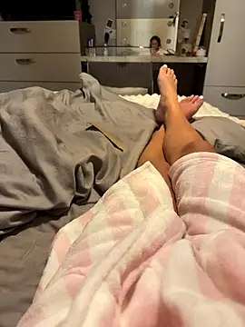 faithsfootsie22 online show from December 2, 7:38 pm