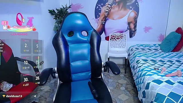 thalia mills19 online show from October 28, 3:01 am