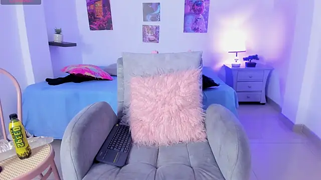 Snapshot of gisele_gigi chatting on September 20, 3:16 am gisele gigi online show from September 20, 3:16 am