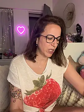MarahWdsn online show from June 25, 3:46 pm