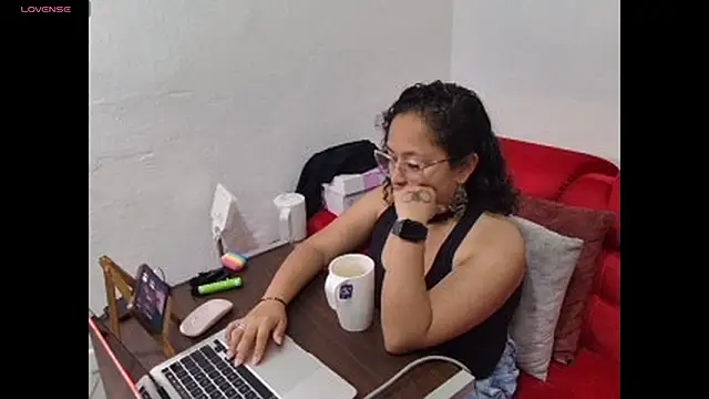 Sophiaburton online show from September 29, 9:31 pm