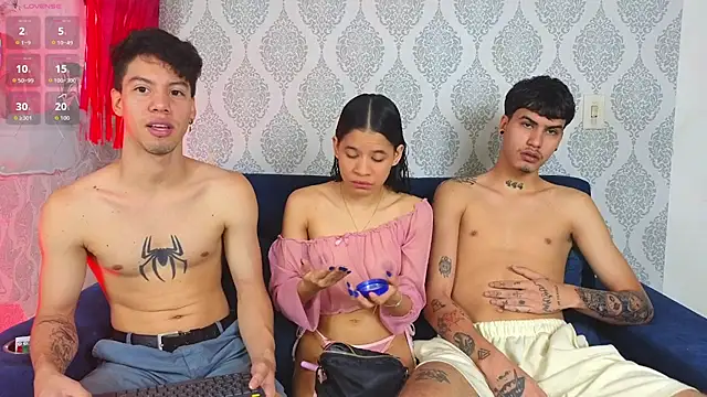 Snapshot of Twink_sensationx chatting on October 19, 1:24 pm Twink sensationx online show from October 19, 1:24 pm