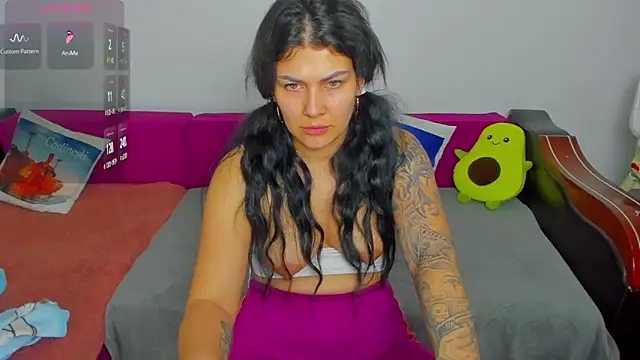 MiaKiittyy online show from January 8, 5:39 pm