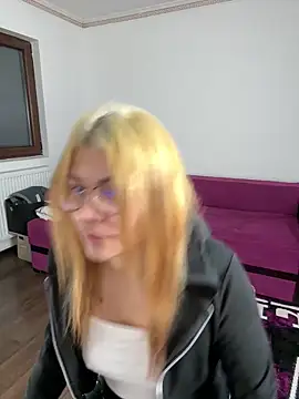 MiaKiittyy online show from November 16, 1:29 am