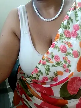 Snapshot of tami_lavanya chatting on October 15, 4:04 am tami lavanya online show from October 15, 4:04 am