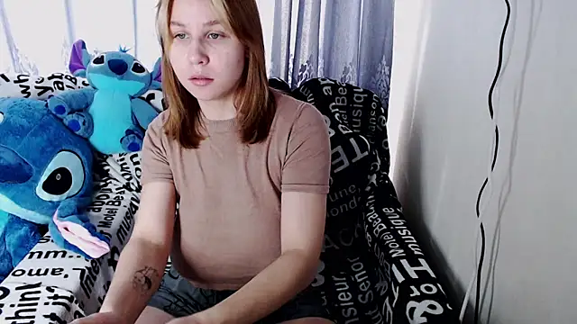 Snapshot of RoyAngela chatting on September 10, 7:19 am RoyAngela online show from September 10, 7:19 am