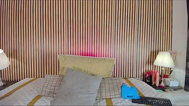 keeyla stone online show from October 22, 8:58 pm