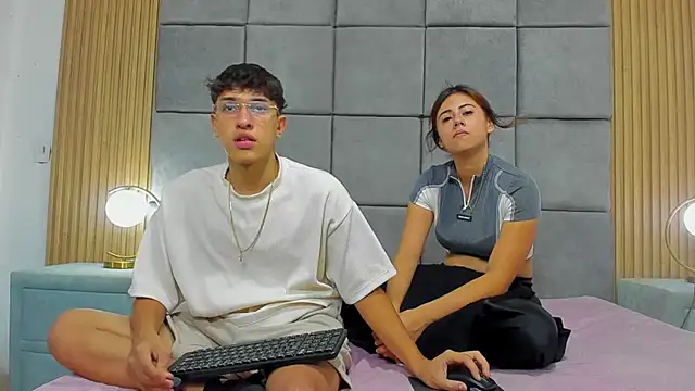 ChanellandMax online show from November 19, 7:25 pm