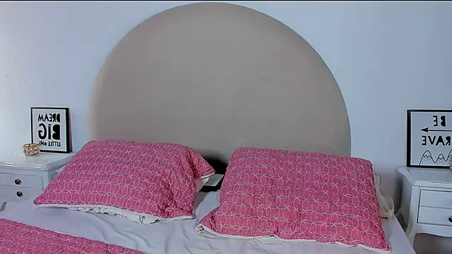 Snapshot of cherry_vega_ chatting on September 18, 1:53 pm cherry vega  online show from September 18, 1:53 pm