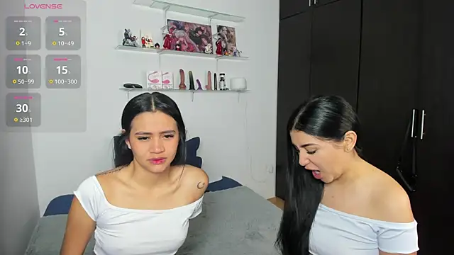 marianaandvalen online show from November 10, 11:16 am