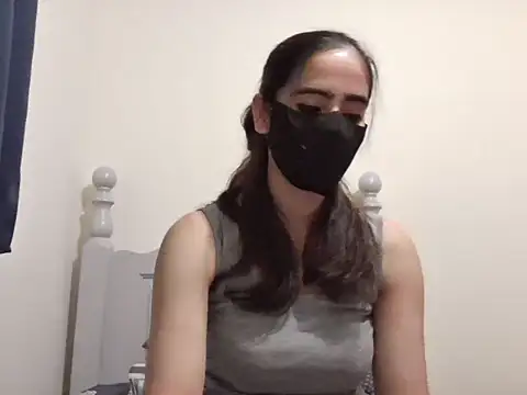 BobtailFormal online show from December 18, 8:46 pm