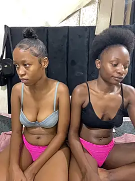 LonelyQueenxx25 online show from March 6, 10:49 pm