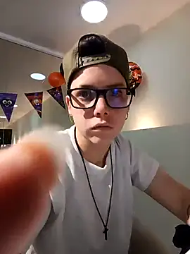 SpencerMontgomery online show from October 28, 6:24 pm