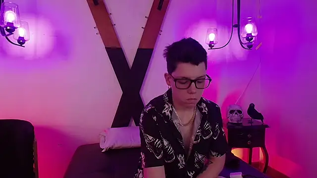 SpencerMontgomery online show from November 15, 7:48 pm