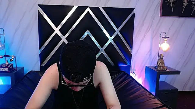 SpencerMontgomery online show from December 4, 7:47 pm