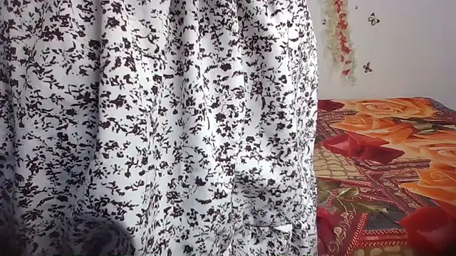 LustInLips online show from November 4, 6:02 pm