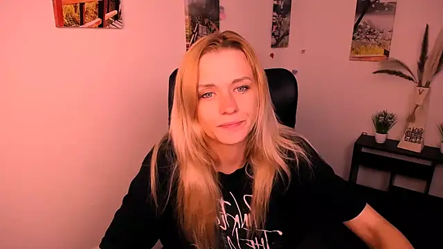 PeppyMia online show from September 13, 6:21 am