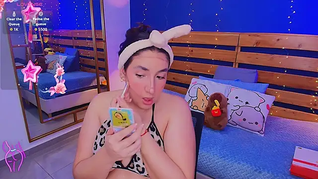 Snapshot of ambar_lover chatting on October 11, 8:33 pm ambar lover online show from October 11, 8:33 pm