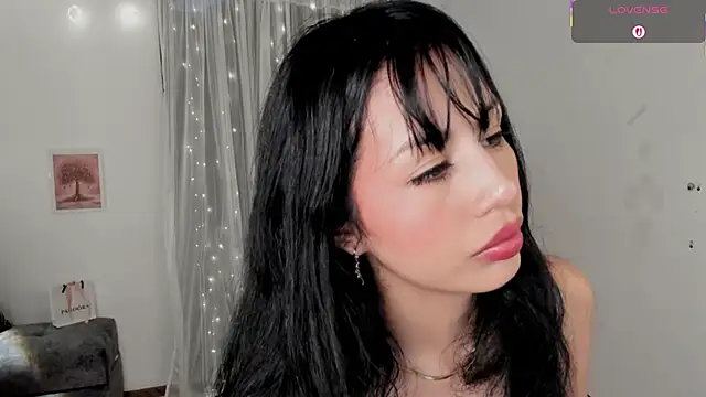 Miss Charlottet online show from November 20, 8:10 pm