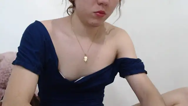 Dolly Peach  online show from March 21, 6:24 pm